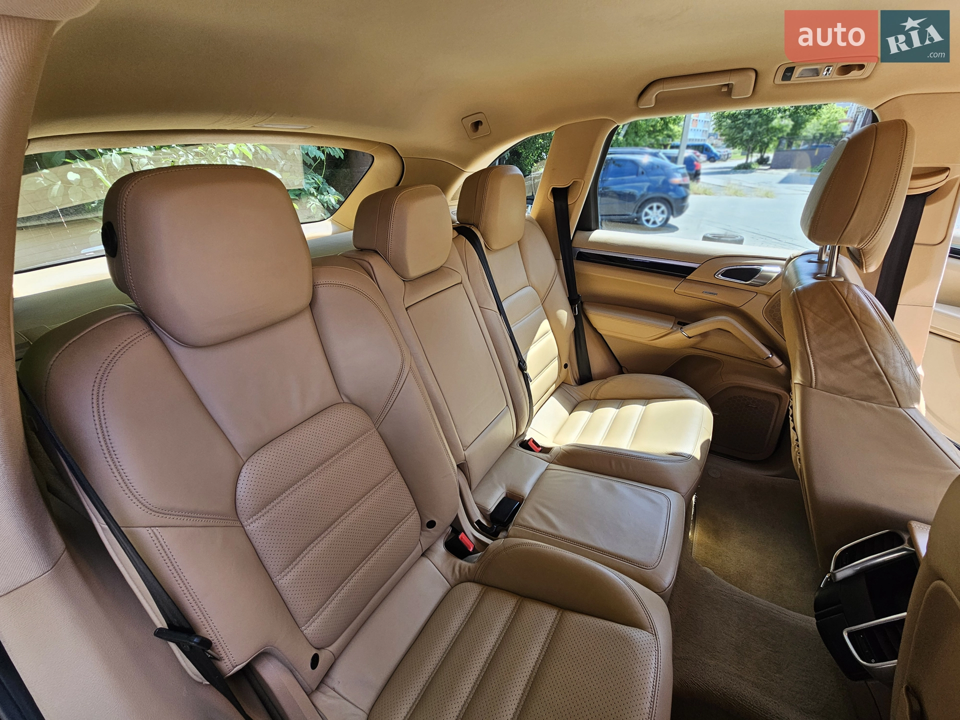 2011 Porsche Cayenne - мініатюра 36