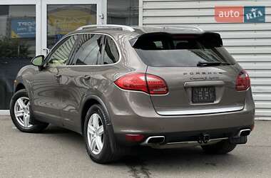 Внедорожник / Кроссовер Porsche Cayenne 2012 в 
