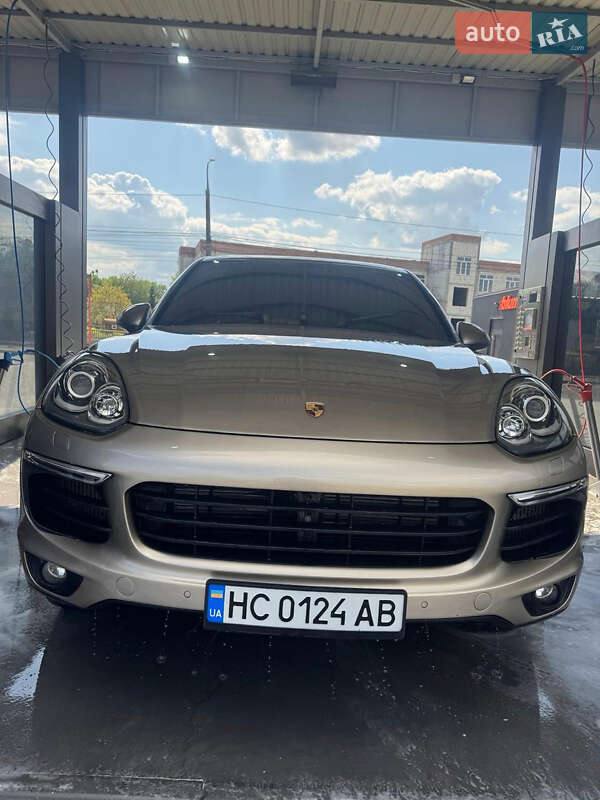 Внедорожник / Кроссовер Porsche Cayenne 2015 в Виннице