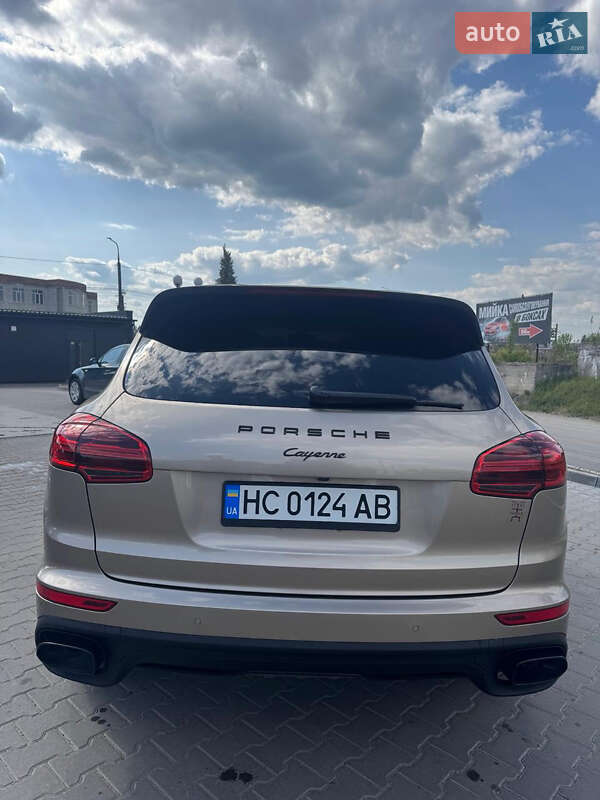 Внедорожник / Кроссовер Porsche Cayenne 2015 в Виннице
