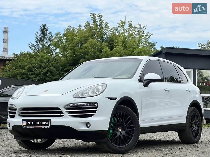 Внедорожник / Кроссовер Porsche Cayenne 2014 в Луцке