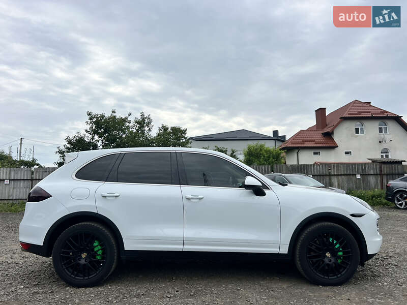 Внедорожник / Кроссовер Porsche Cayenne 2014 в Луцке