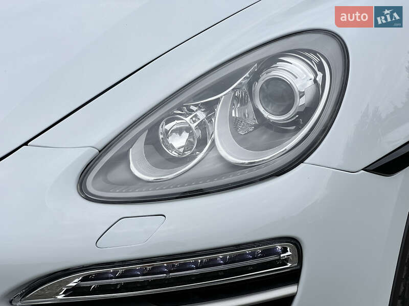 Внедорожник / Кроссовер Porsche Cayenne 2014 в Луцке