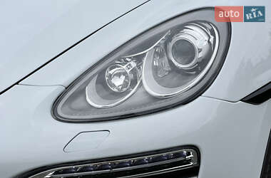 Внедорожник / Кроссовер Porsche Cayenne 2014 в 