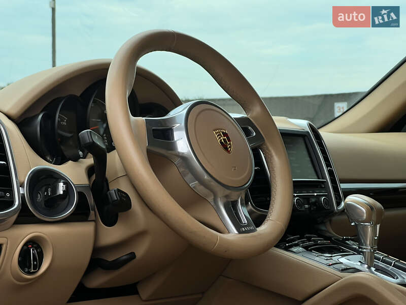 Внедорожник / Кроссовер Porsche Cayenne 2014 в Луцке