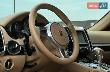Внедорожник / Кроссовер Porsche Cayenne 2014 в 