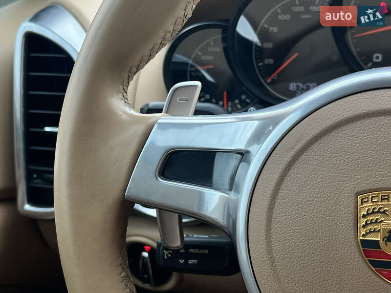 Внедорожник / Кроссовер Porsche Cayenne 2014 в Луцке