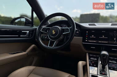 Внедорожник / Кроссовер Porsche Cayenne 2021 в 