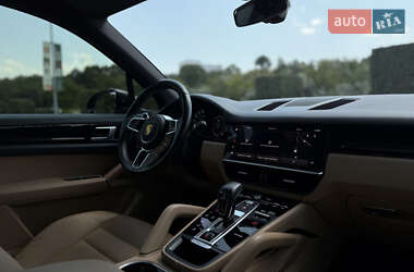 Внедорожник / Кроссовер Porsche Cayenne 2021 в 