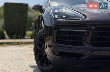 Внедорожник / Кроссовер Porsche Cayenne 2021 в 