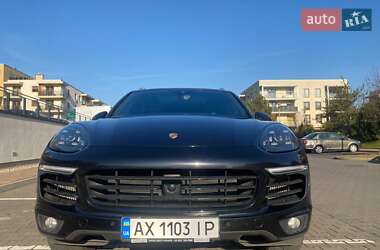 Внедорожник / Кроссовер Porsche Cayenne 2017 в 