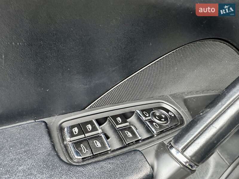Позашляховик / Кросовер Porsche Cayenne 2012 в Києві