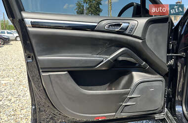 Внедорожник / Кроссовер Porsche Cayenne 2014 в 