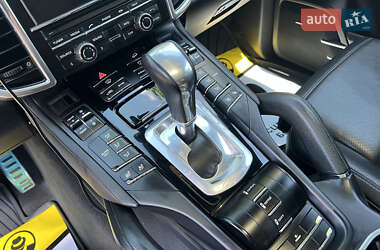Внедорожник / Кроссовер Porsche Cayenne 2014 в 