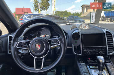 Внедорожник / Кроссовер Porsche Cayenne 2014 в 