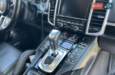 Внедорожник / Кроссовер Porsche Cayenne 2014 в 