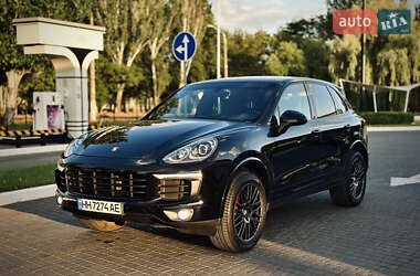 Внедорожник / Кроссовер Porsche Cayenne 2016 в 