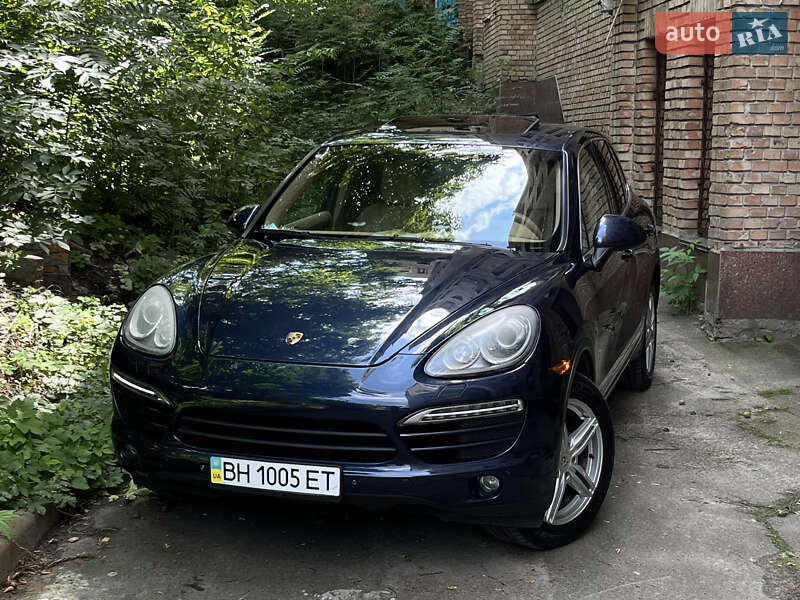Внедорожник / Кроссовер Porsche Cayenne 2011 в Киеве