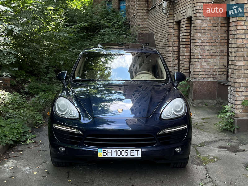 Внедорожник / Кроссовер Porsche Cayenne 2011 в Киеве