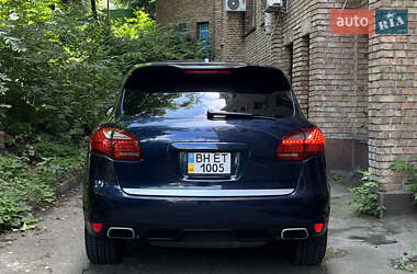 Внедорожник / Кроссовер Porsche Cayenne 2011 в 