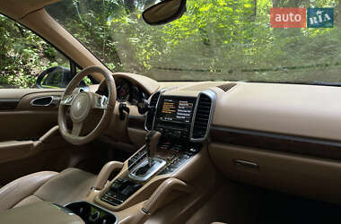 Внедорожник / Кроссовер Porsche Cayenne 2011 в 