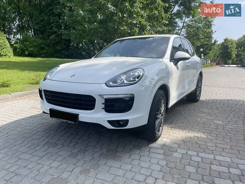 Внедорожник / Кроссовер Porsche Cayenne 2015 в Львове