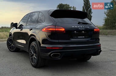 Внедорожник / Кроссовер Porsche Cayenne 2014 в 