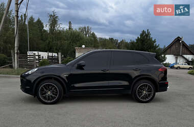 Внедорожник / Кроссовер Porsche Cayenne 2014 в 