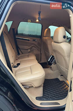Внедорожник / Кроссовер Porsche Cayenne 2014 в 