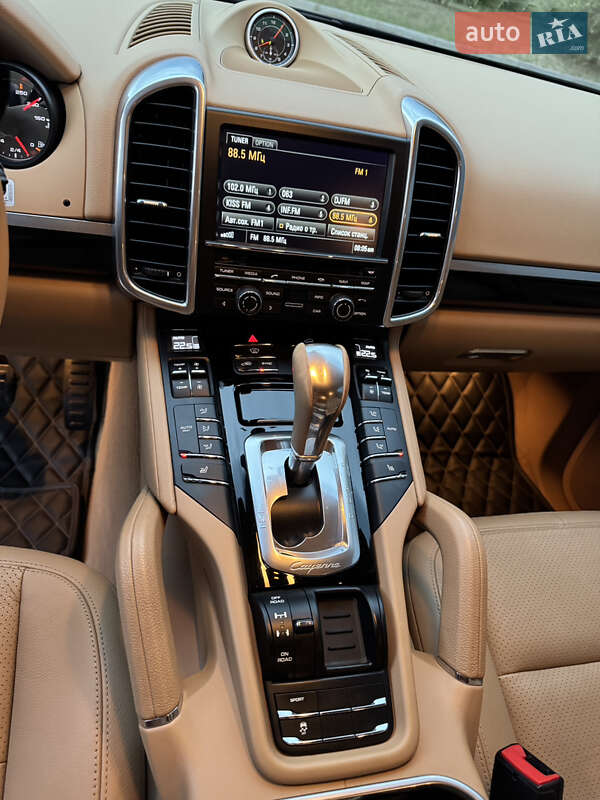 Внедорожник / Кроссовер Porsche Cayenne 2014 в Днепре