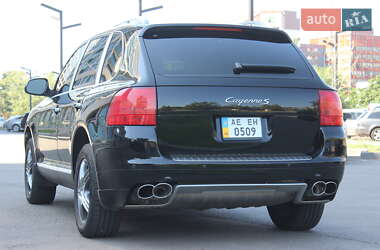 Внедорожник / Кроссовер Porsche Cayenne 2004 в 