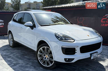 Внедорожник / Кроссовер Porsche Cayenne 2016 в 