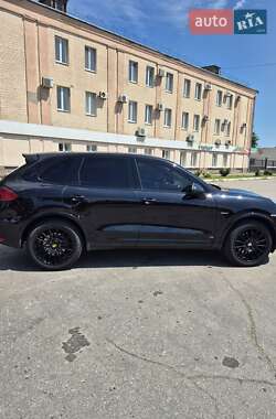 Внедорожник / Кроссовер Porsche Cayenne 2012 в 