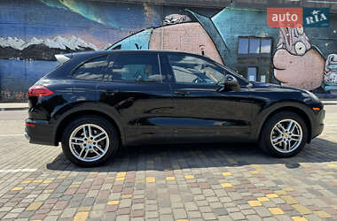 Позашляховик / Кросовер Porsche Cayenne 2015 в 