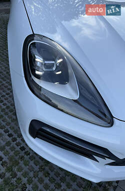 Внедорожник / Кроссовер Porsche Cayenne 2018 в 