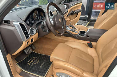 Внедорожник / Кроссовер Porsche Cayenne 2012 в 
