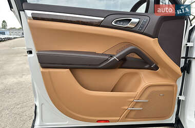 Внедорожник / Кроссовер Porsche Cayenne 2012 в 