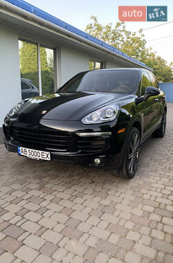 Внедорожник / Кроссовер Porsche Cayenne 2016 в 