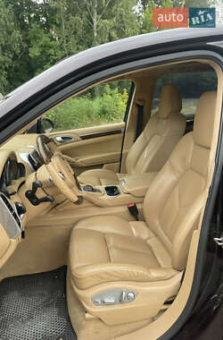 Внедорожник / Кроссовер Porsche Cayenne 2011 в 