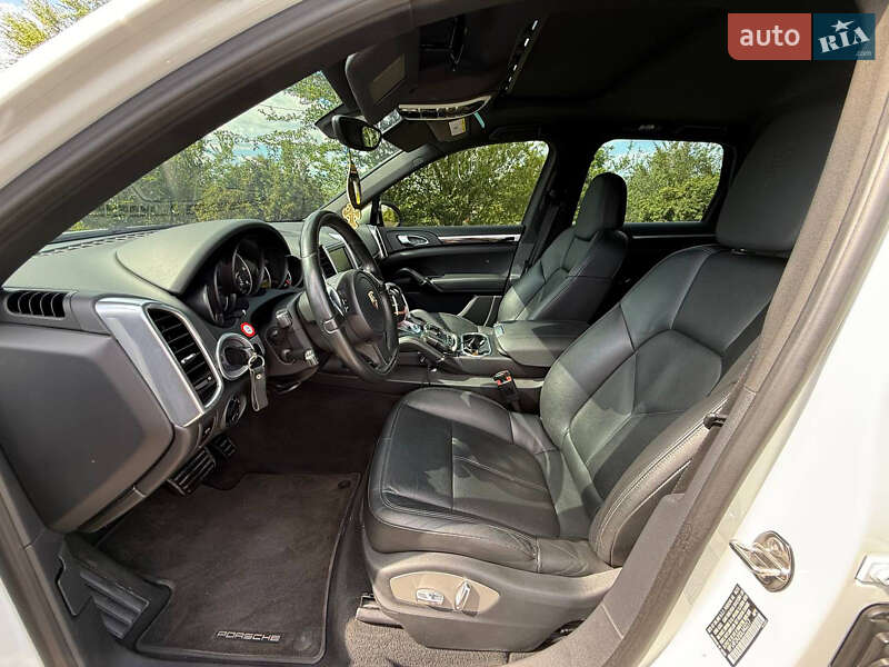Позашляховик / Кросовер Porsche Cayenne 2013 в Кривому Розі