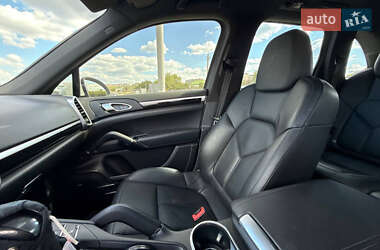 Внедорожник / Кроссовер Porsche Cayenne 2013 в 