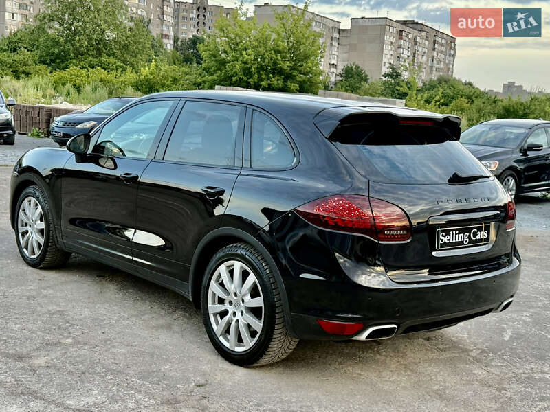 Позашляховик / Кросовер Porsche Cayenne 2011 в Рівному