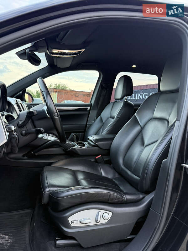 Позашляховик / Кросовер Porsche Cayenne 2011 в Рівному