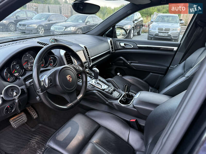 Позашляховик / Кросовер Porsche Cayenne 2011 в Рівному
