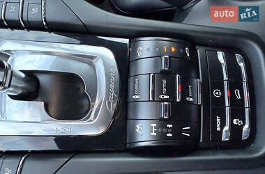 Позашляховик / Кросовер Porsche Cayenne 2011 в 