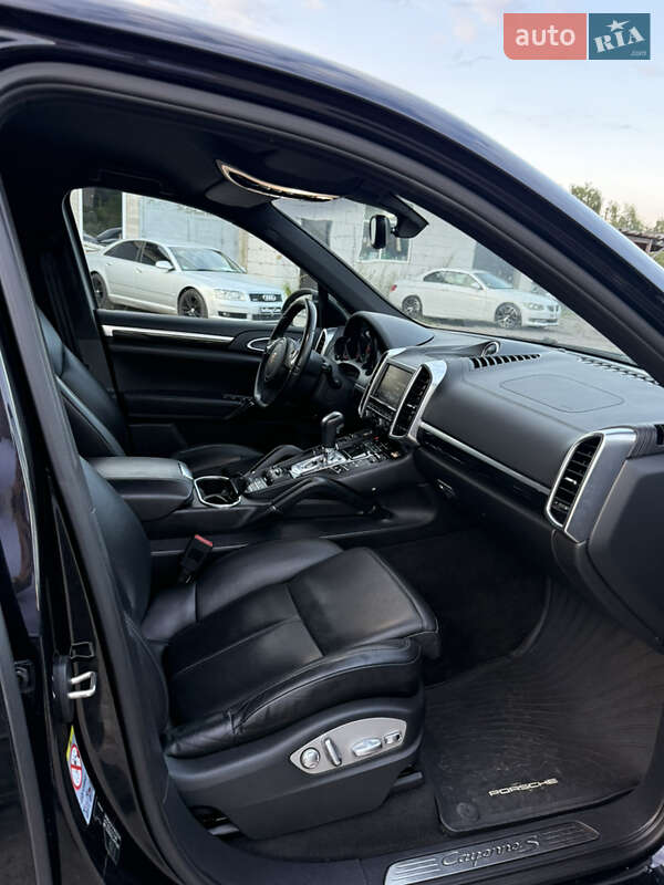 Позашляховик / Кросовер Porsche Cayenne 2011 в Рівному