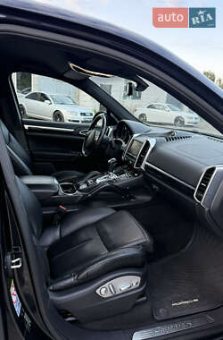 Позашляховик / Кросовер Porsche Cayenne 2011 в 