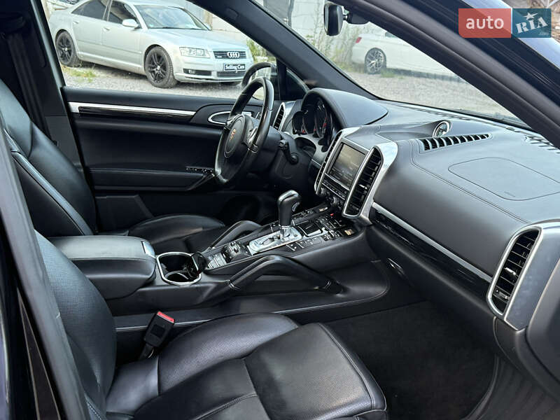 Позашляховик / Кросовер Porsche Cayenne 2011 в Рівному