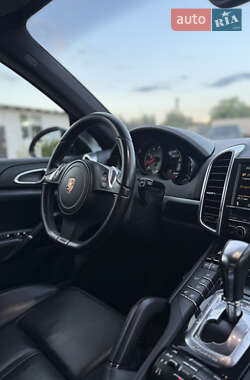 Позашляховик / Кросовер Porsche Cayenne 2011 в 