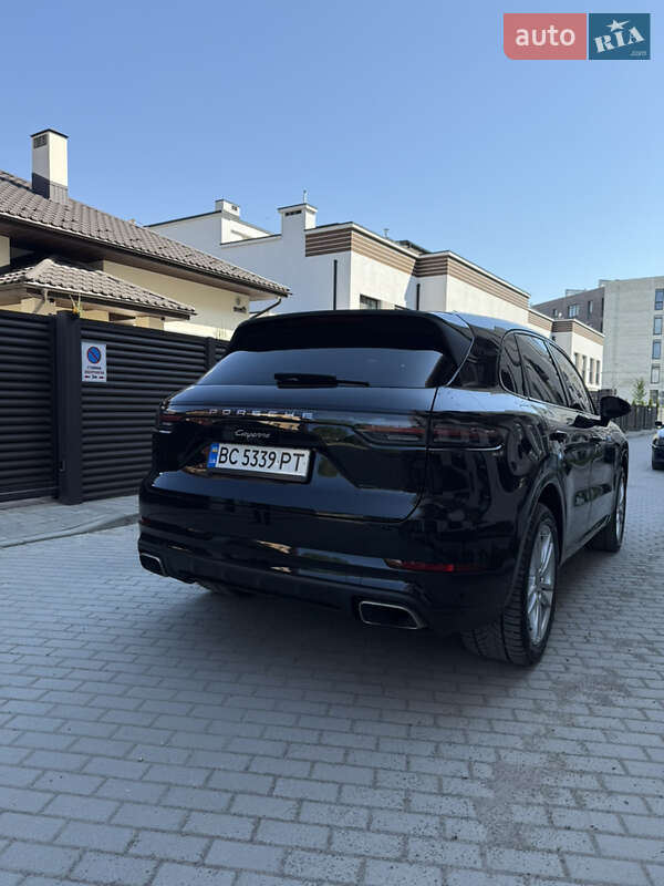 Внедорожник / Кроссовер Porsche Cayenne 2019 в Львове